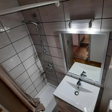 3 Pieces Chambre+cuisine+sdb Centre *