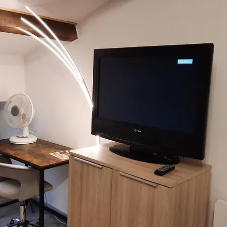 Apartment 3 Pieces Chambre+cuisine+sdb Centre *